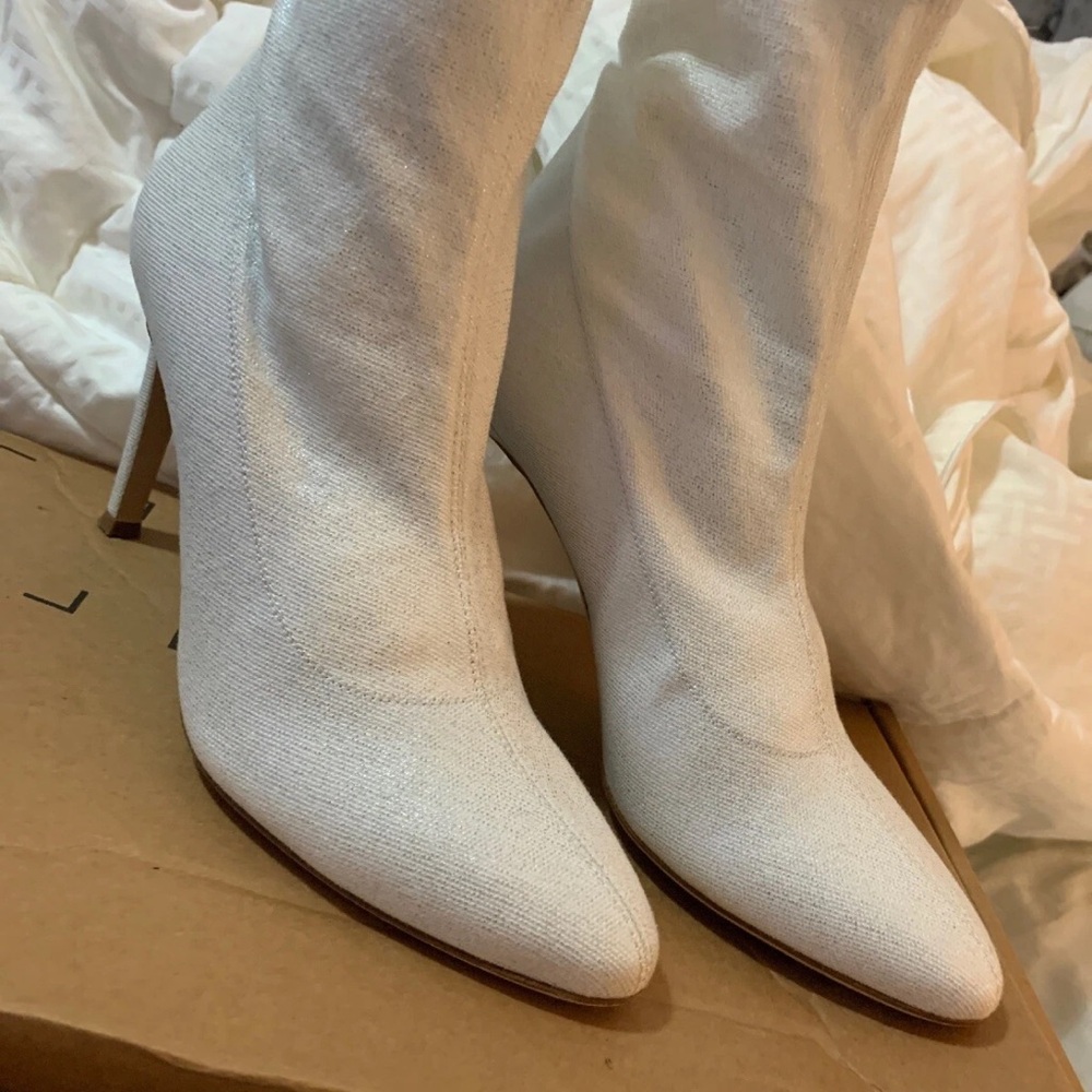 Giuseppe Zanotti White Pointed-Toe Stiletto Sock Boots